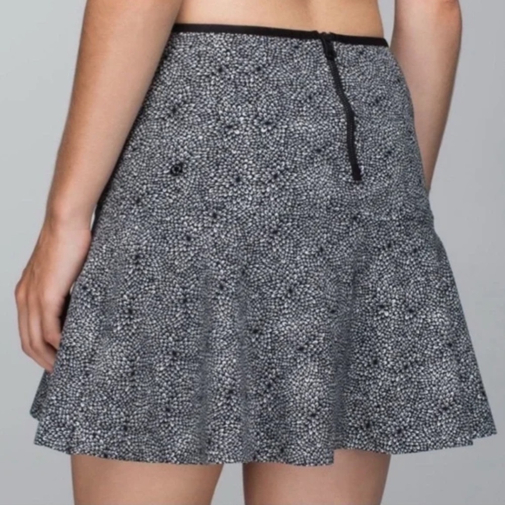 Lululemon Get It On Skirt Plush Petal Black Ghost / Black high rise